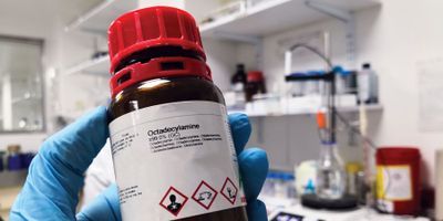 How to Prevent Uncontrolled Mixing of Chemicals in the Lab