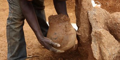 Traces of Beeswax in clay pots